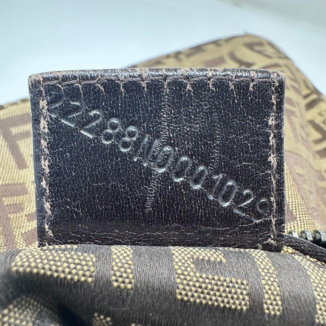 【美品】 FENDI フェンディ ズッキーノ FF ポーチ