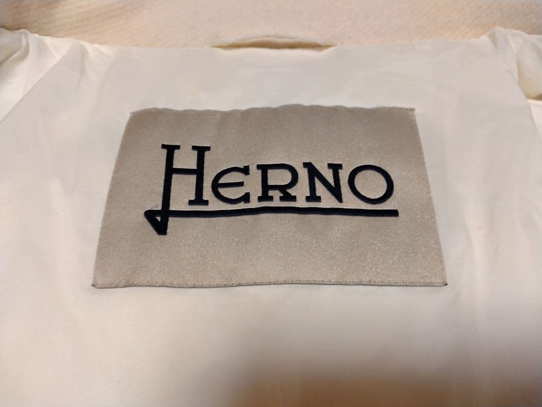 【美品】ヘルノ Herno 定番 異素材切り替えダウンコート 38