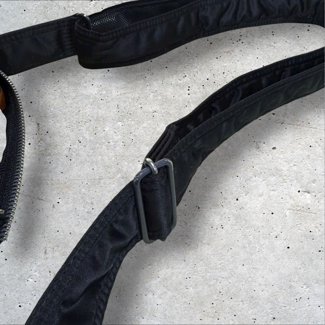 美品 ポーター PORTER タンカー 2室式 ショルダーバッグ（M） ブラック