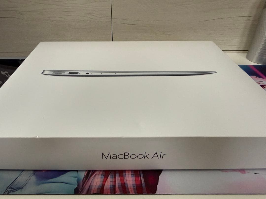 Apple MacBook Air 2017 13㌅ i5 8G 256GB