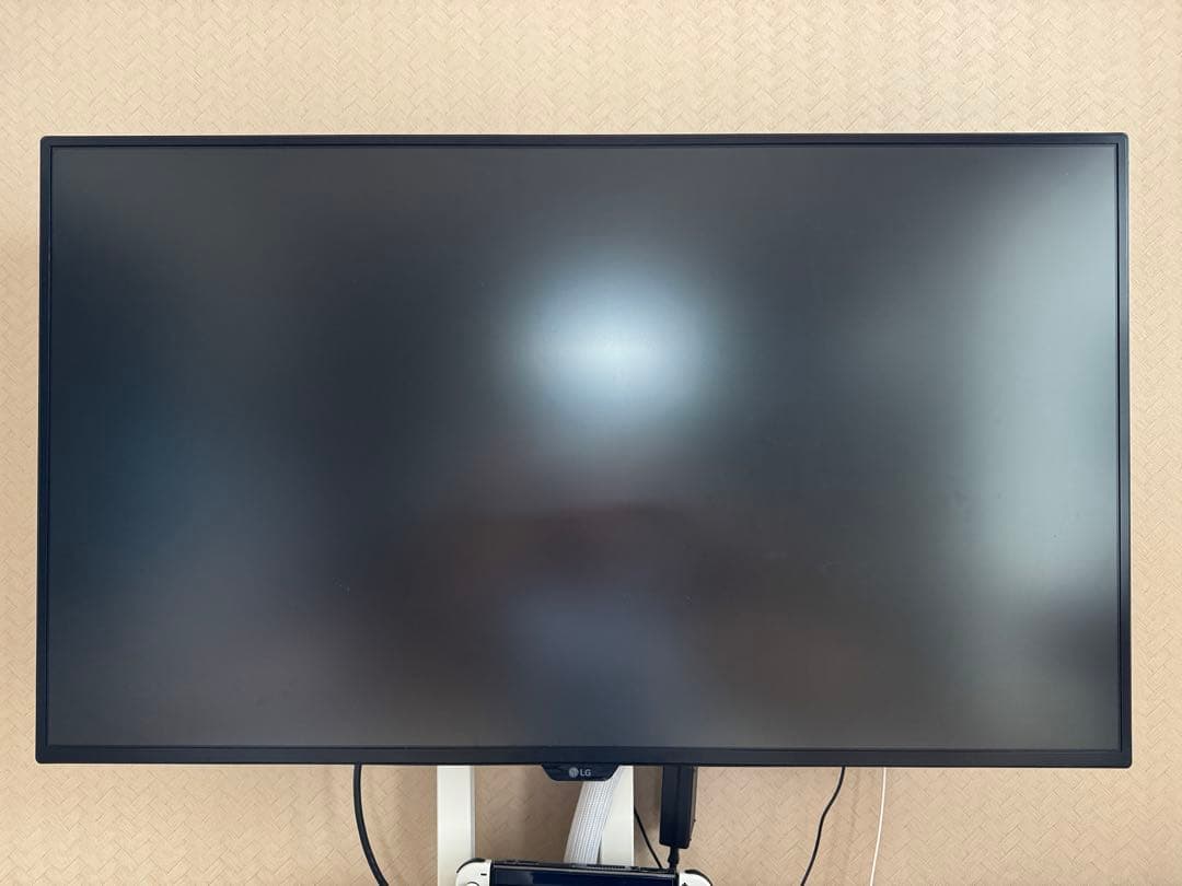 WALL V3 壁寄せテレビスタンド　テレビ台　ロータイプ テレビスタンド　白