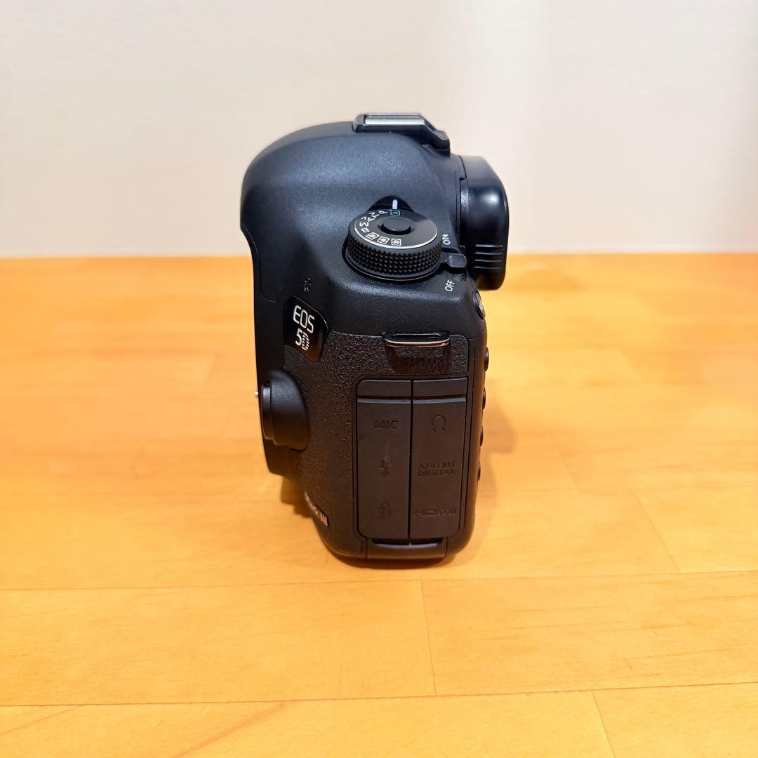 CANON EOS 5D MARK III キャノン　デジカメ　一眼　デジタル