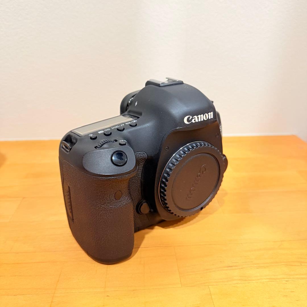 CANON EOS 5D MARK III キャノン　デジカメ　一眼　デジタル