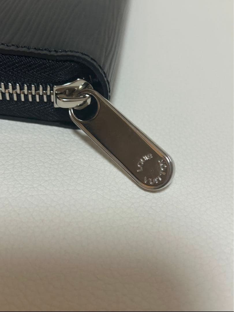 ルイヴィトン LOUIS VUITTON ジッピー・ウォレット 長財布