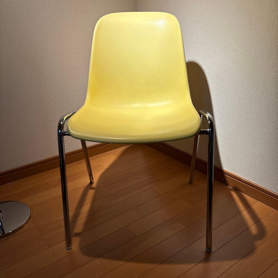 スペースエイジ レトロポップ MOD ELENA スタッキングチェア イエロー