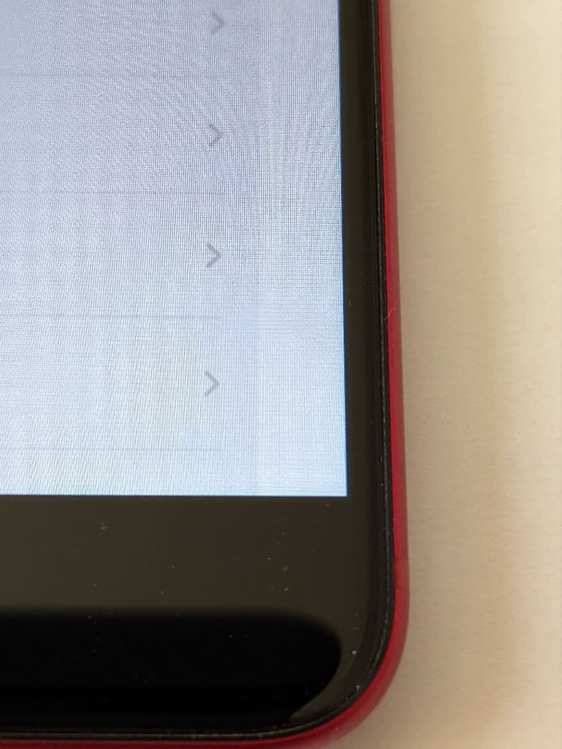 【ほぼキズなしも画面横縞あり】iPhone SE (第2世代)★RED★64MB