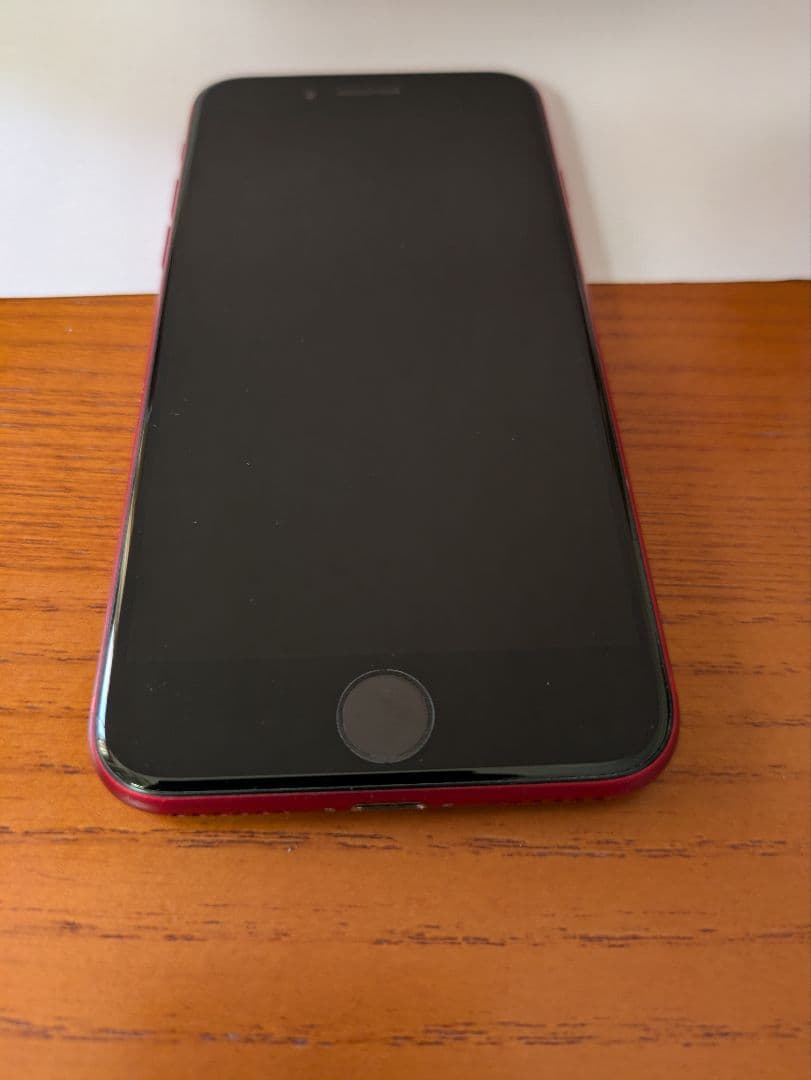 【ほぼキズなしも画面横縞あり】iPhone SE (第2世代)★RED★64MB