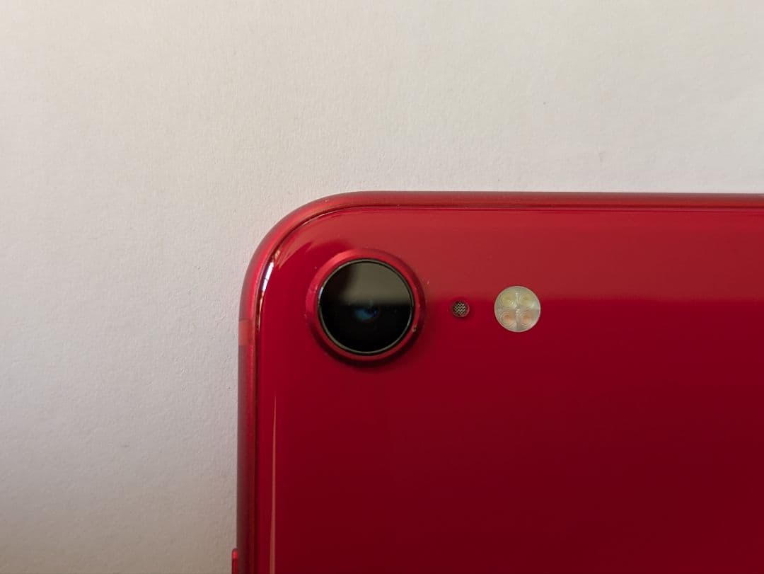 【ほぼキズなしも画面横縞あり】iPhone SE (第2世代)★RED★64MB