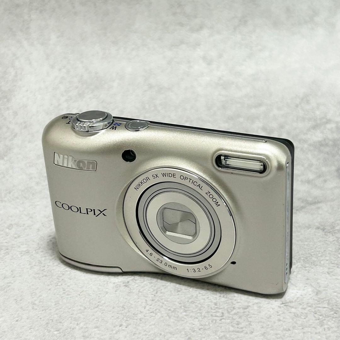 ニコン　クールピクス　L28 デジカメ　カメラ　レトロ　写真　コンデジ