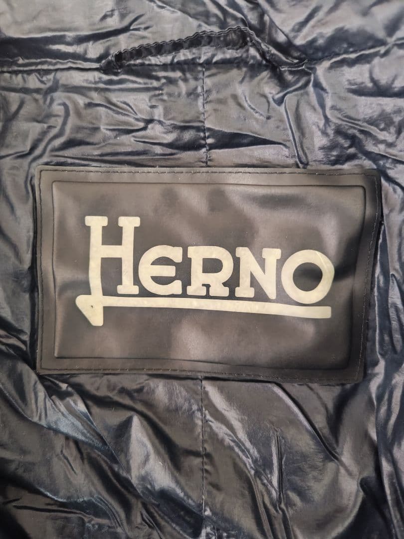 Herno ネイビー ダウンジャケット