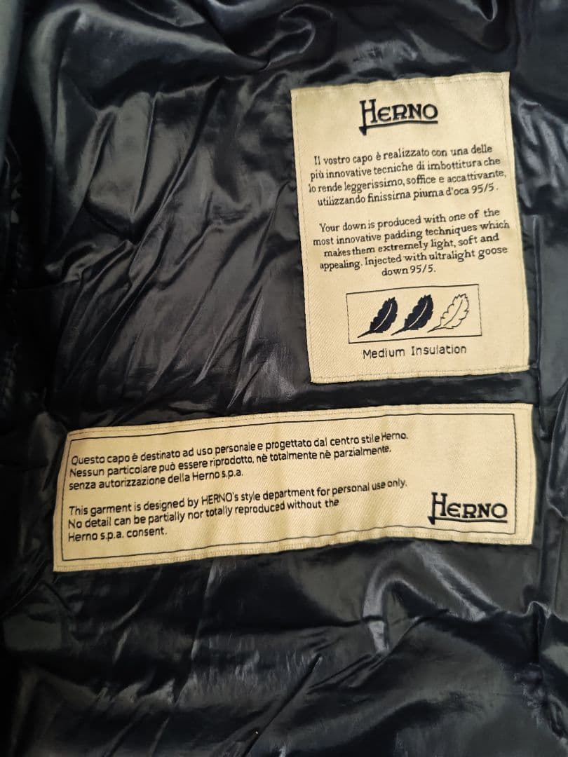 Herno ネイビー ダウンジャケット