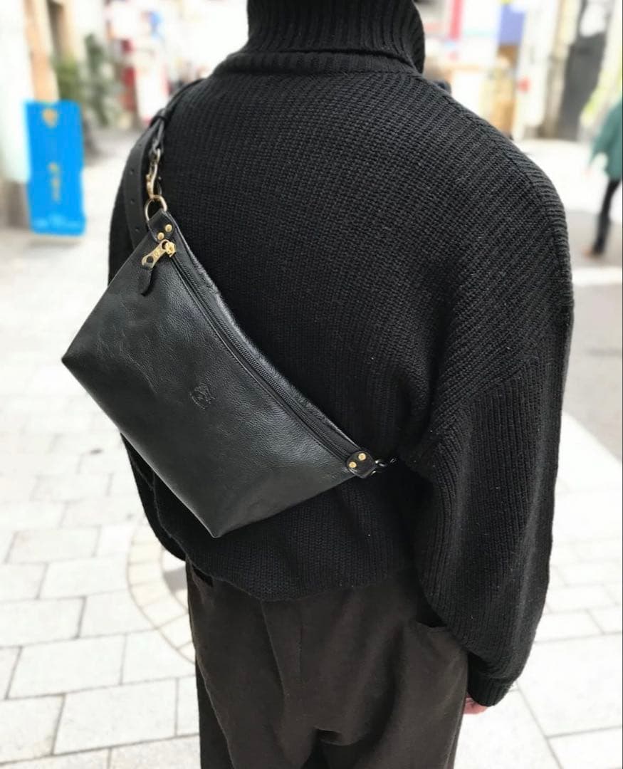 極美品、保証書あり★イルビゾンテ★クロスボディバッグ2way定価56,100円