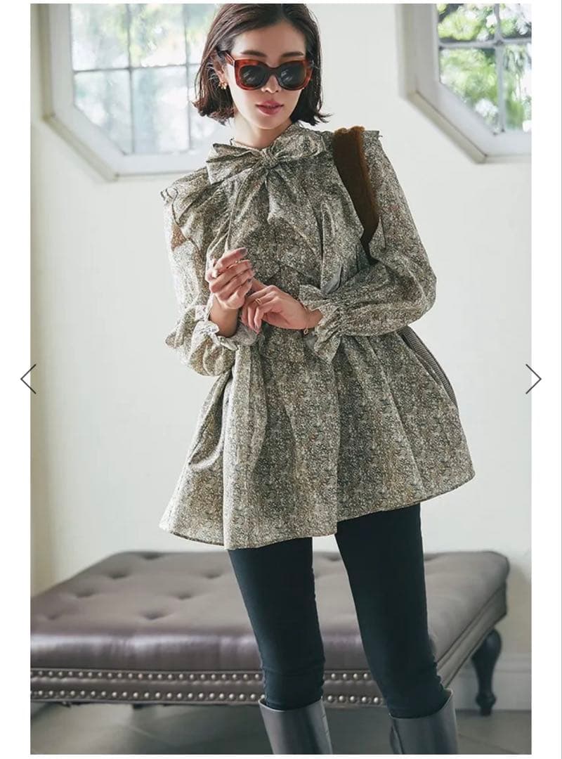 セブンテン　スクワロルプリントボウタイチュニック(アイボリー)