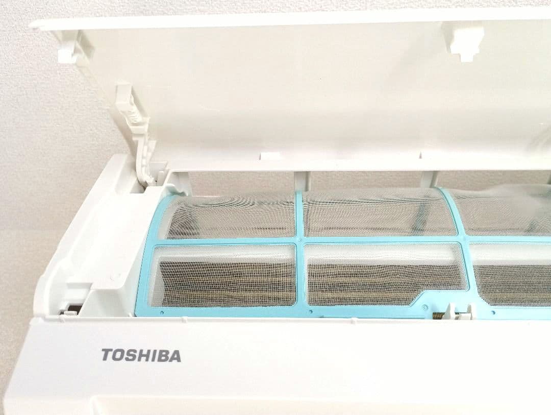 ①東芝 ルームエアコン RAS-J221M 6畳 2022年