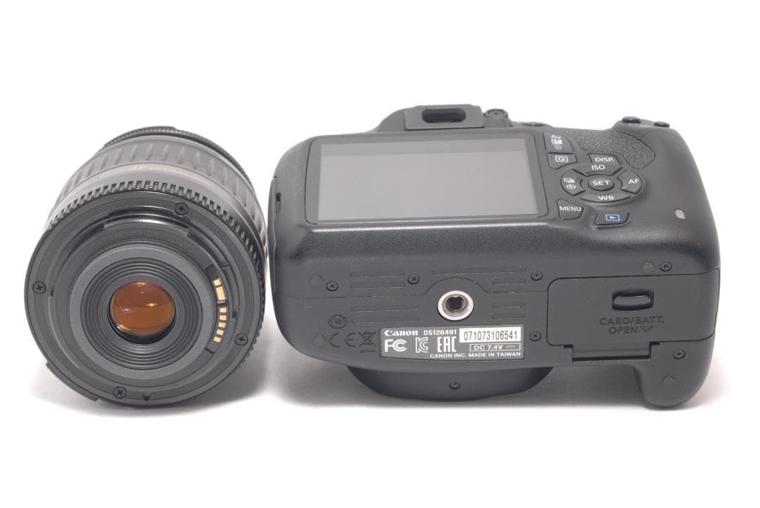 ⭐️一眼レフデビューに⭐️Canon Kiss X70 キャノン　デジタル一眼