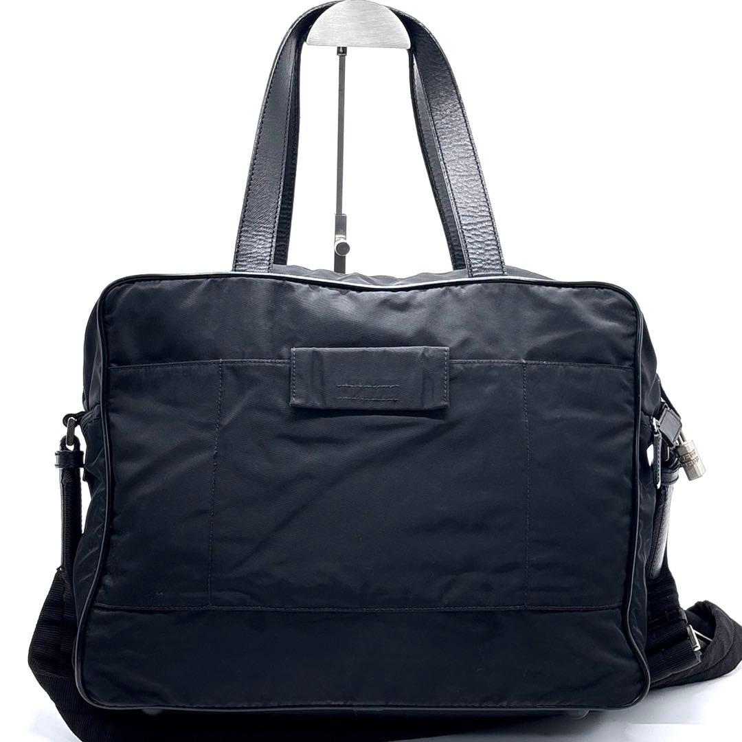 プラダ　ボストンバッグ　2way キャリー　大容量　パドロック　三角ロゴ　黒