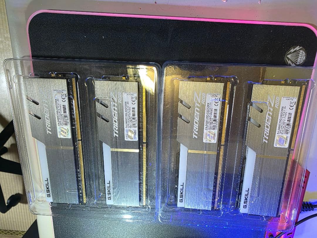 メモリー G.SKILL Trident Z RGB DDR4 4x8GB