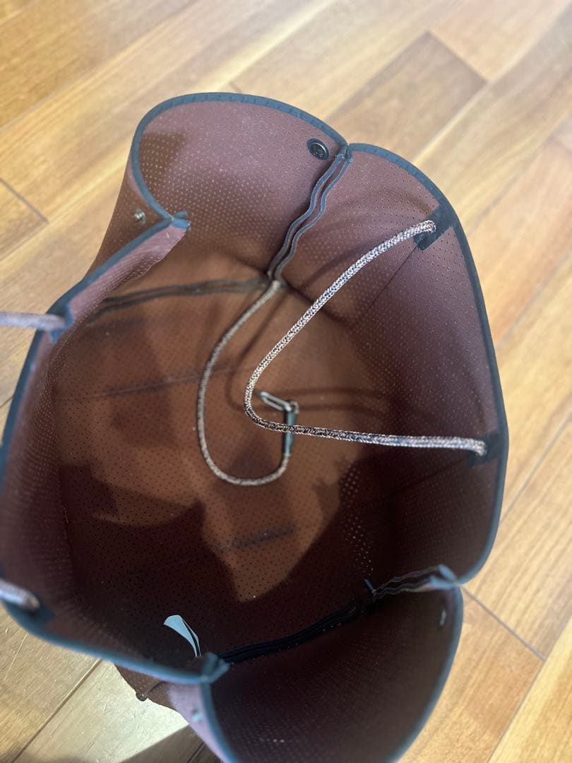 ブラウン パーフォレーテッドトートバッグ