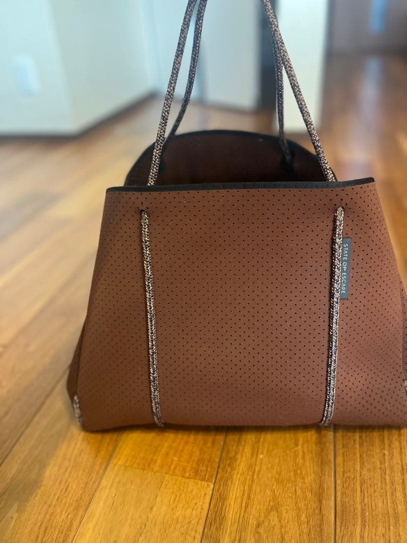 ブラウン パーフォレーテッドトートバッグ