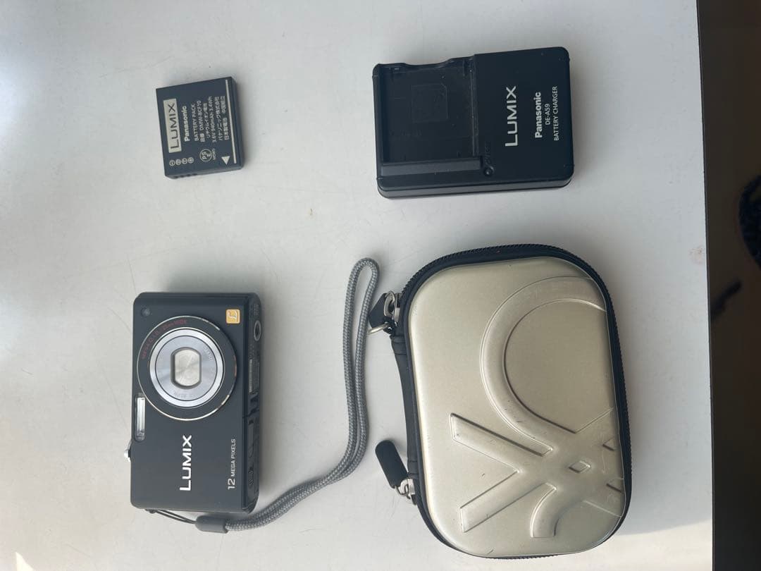 LUMIX DMC-FX40 12メガピクセル コンパクトデジタルカメラ