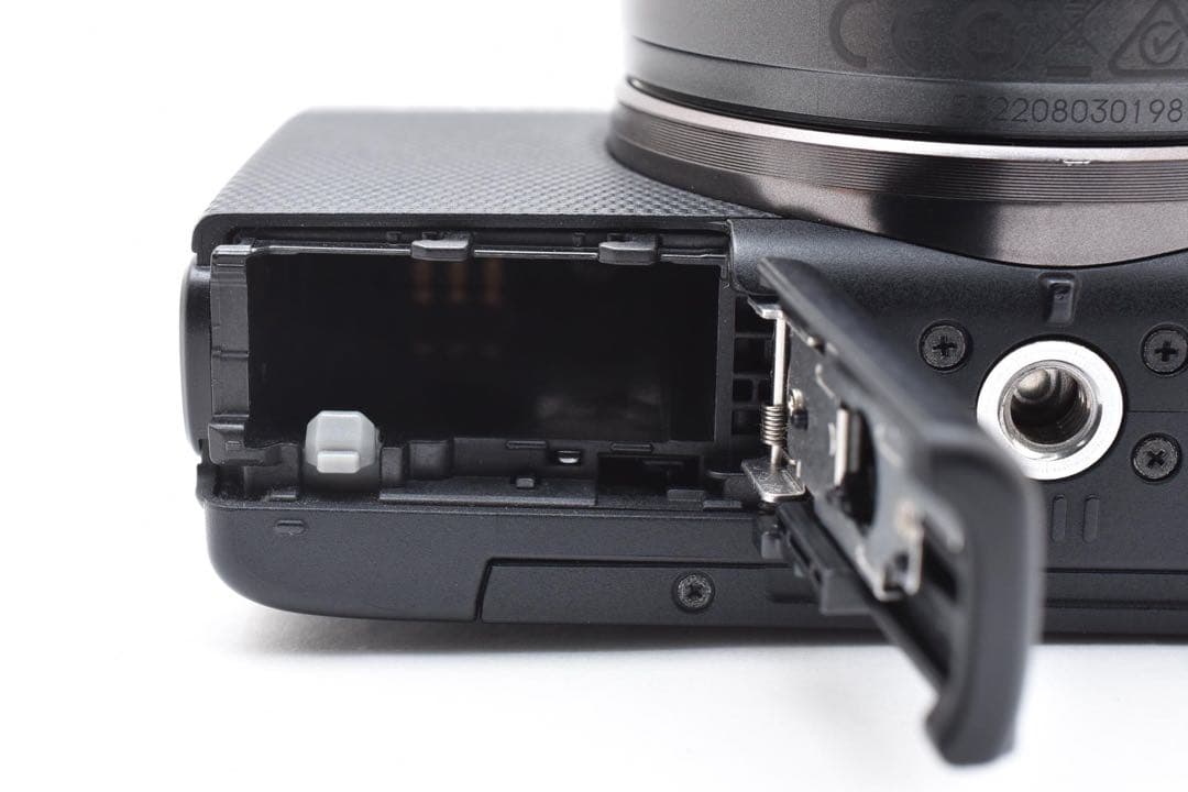 キヤノン CANON EOS M100 EF-M 15-45mm IS STM