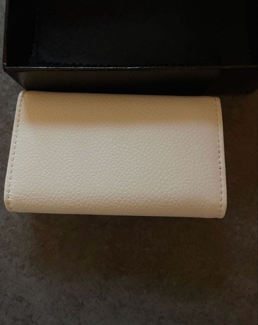 1/11日まで価格】新品シャネルキーケース　レアホワイト正規