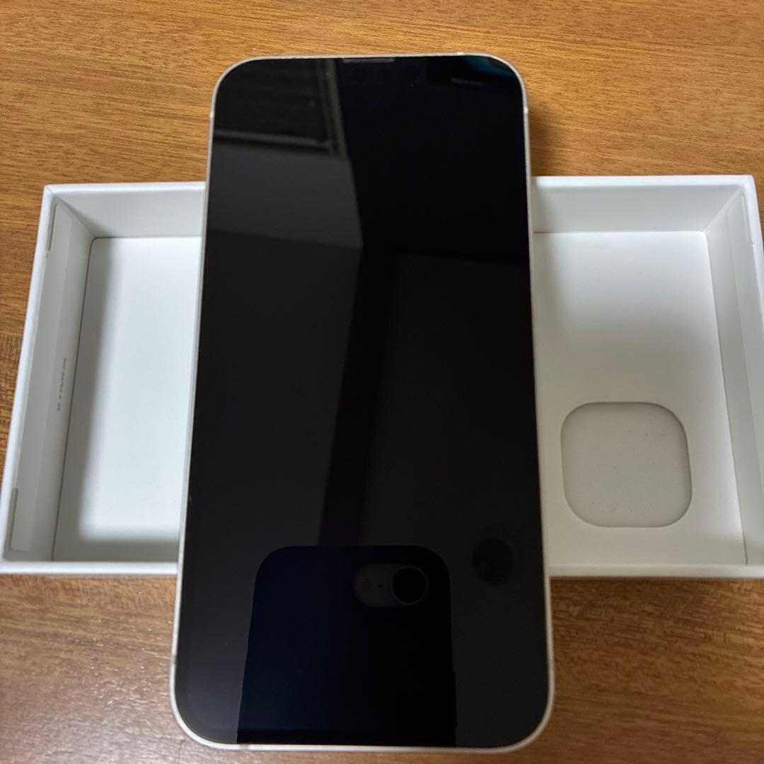 Apple iPhone 13 ホワイト 本体 充電ケーブル付