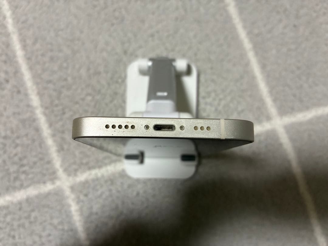 Apple iPhone 13 ホワイト 本体 充電ケーブル付