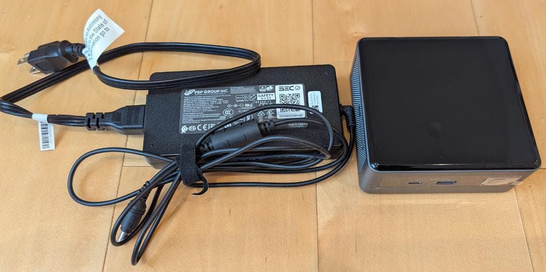 ミニPC Intel NUC10i7 32GB / 256GB / Win 11 Pro