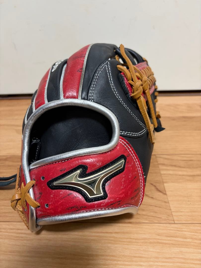 【美品】ミズノ　軟式用　内野手 グローバルエリート 限定モデル　グローブ