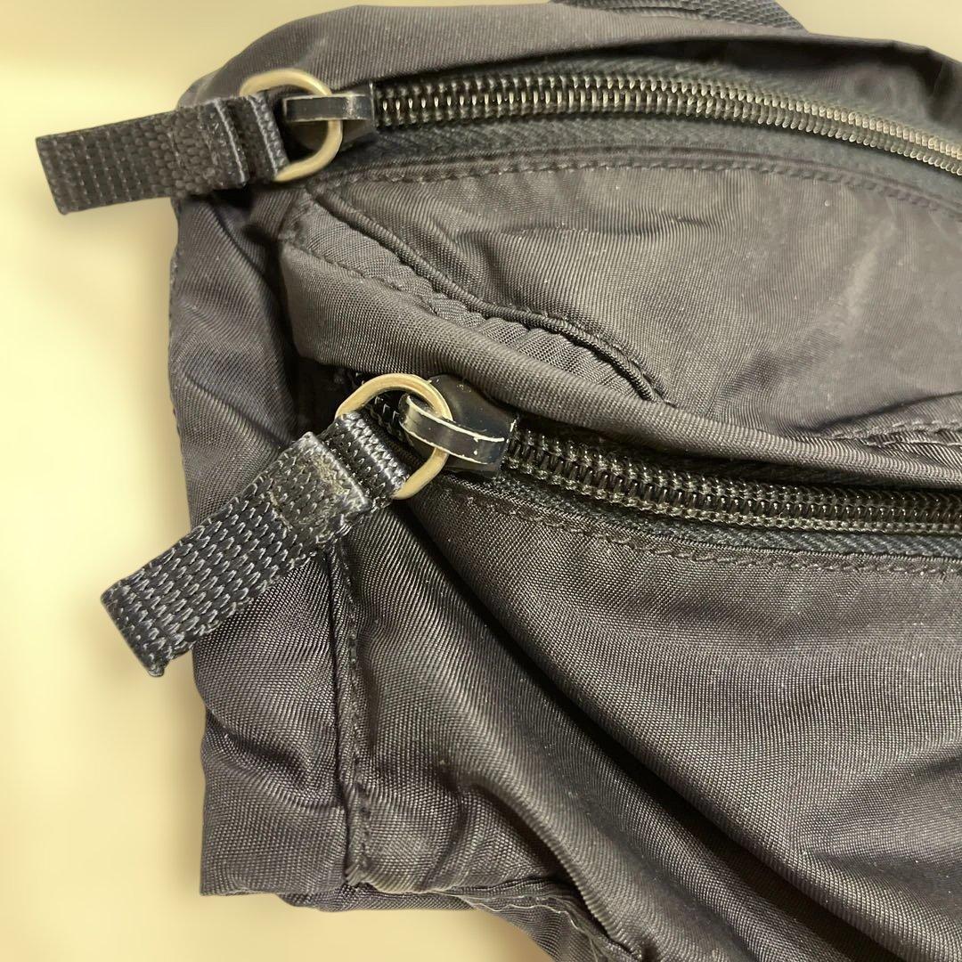 PRADA ネイビー ボディバッグ
