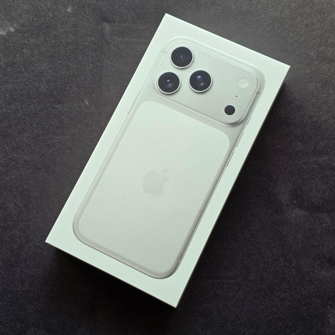 新品未開封 iPhone17Pro 256GB シルバー 国内版 SIMフリー