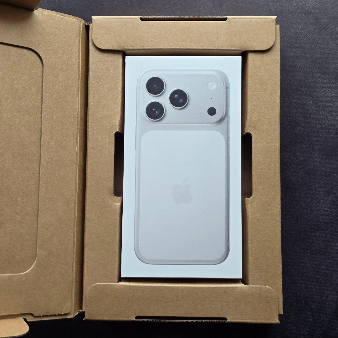 新品未開封 iPhone17Pro 256GB シルバー 国内版 SIMフリー