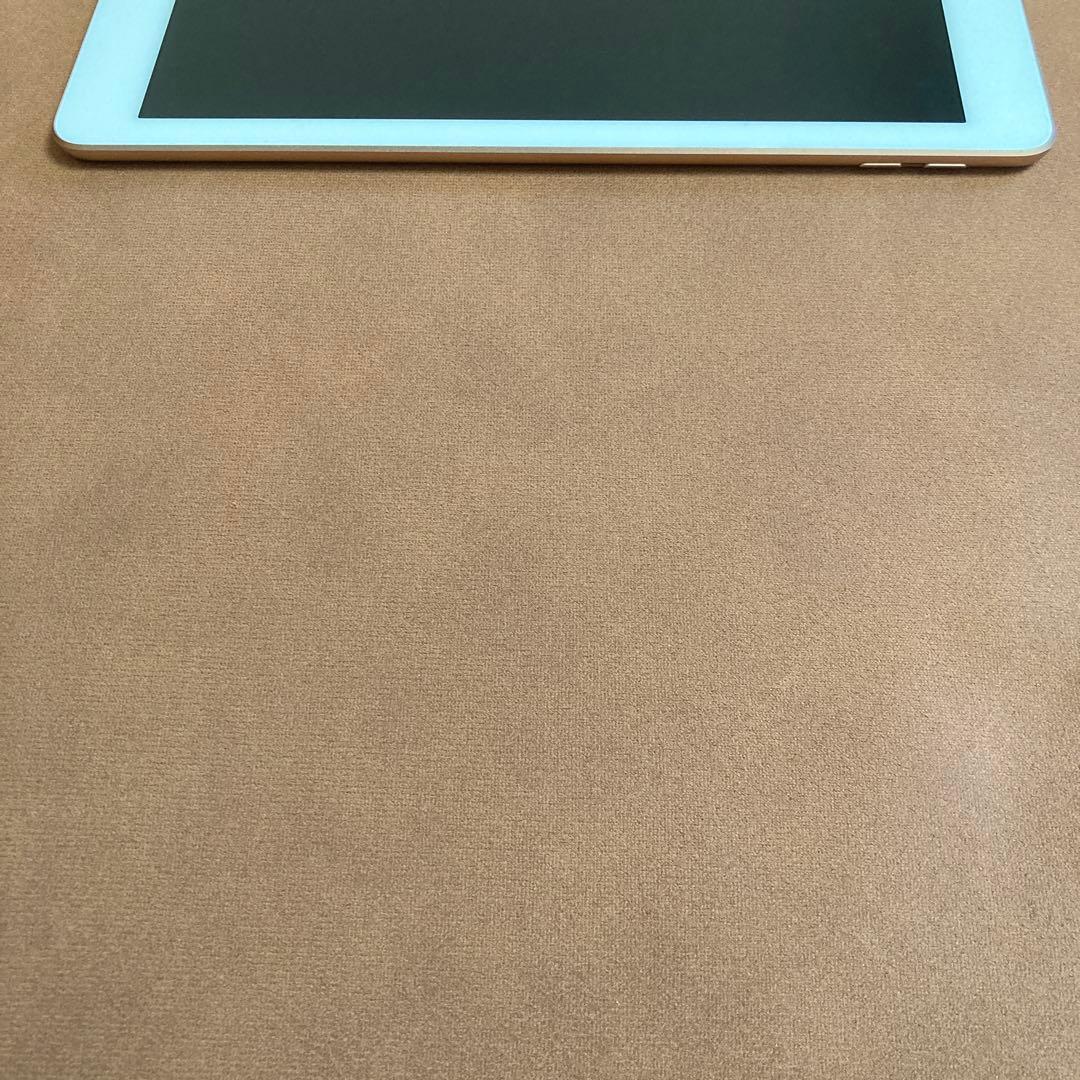 1064 電池良好☆比較的美品☆iPad6 第6世代 32GB WIFIモデル☆