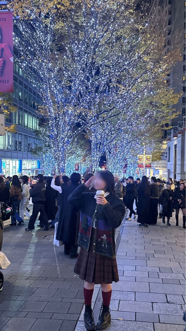 美品　GIESSWEIN刺繍デザインカーディガン