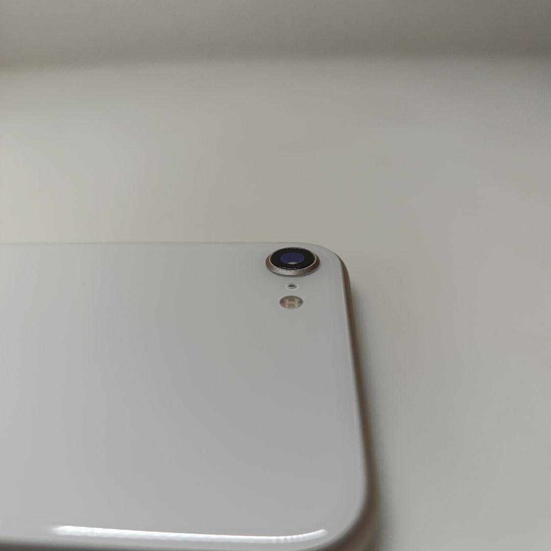 【美】 iPhone SE (第3世代) 64GB スターライト 白