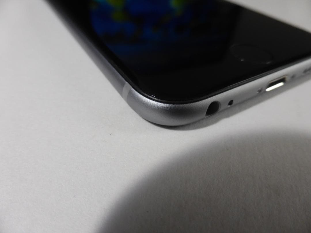 Apple iPhone 6s 32GB スペースグレー バッテリー100％