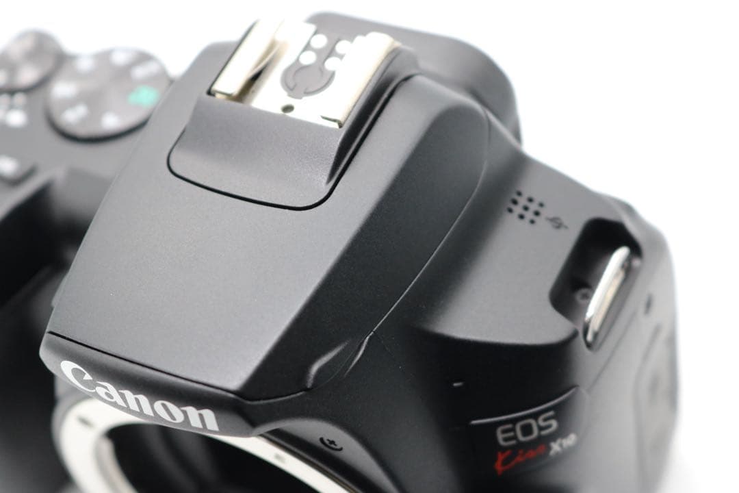 ボディほぼ新品 【Canon EOS Kiss X10 ダブルレンズセット】