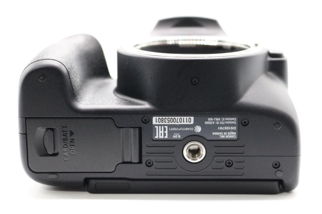 ボディほぼ新品 【Canon EOS Kiss X10 ダブルレンズセット】