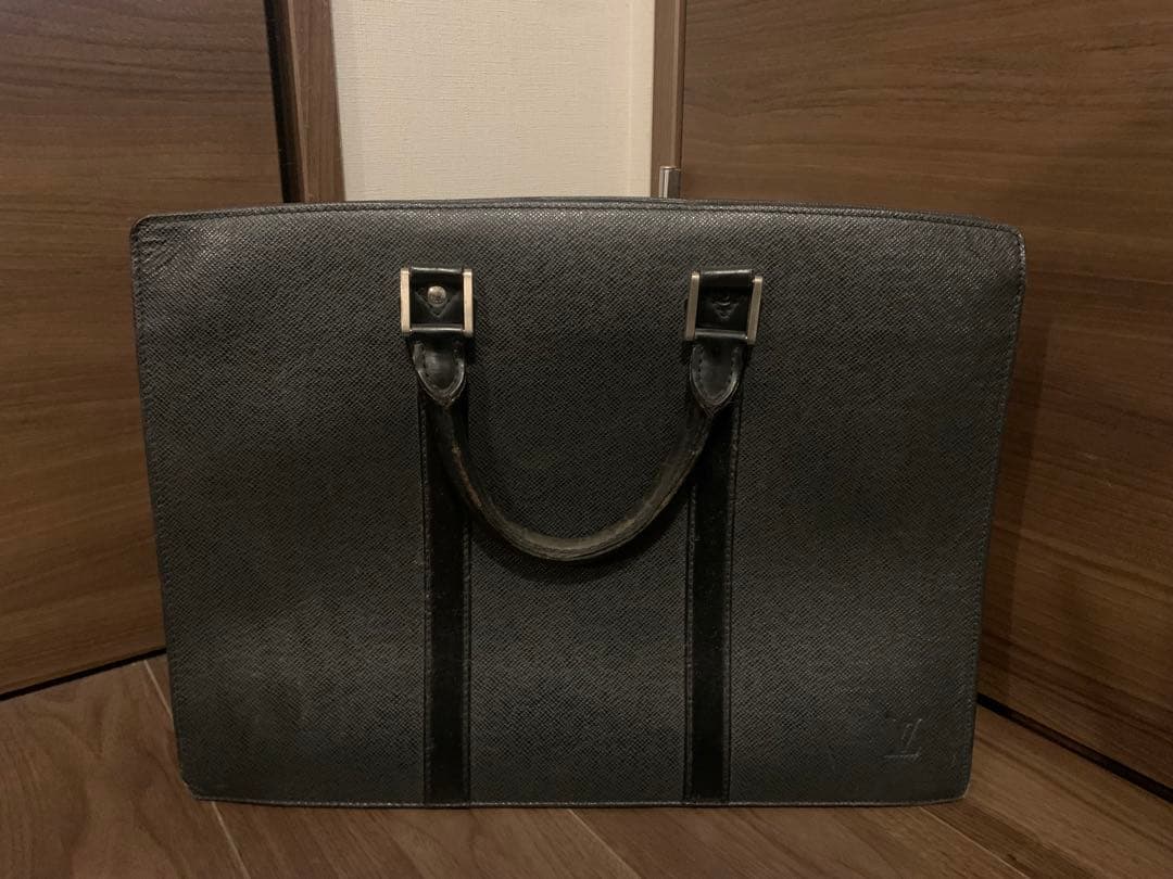 Louis Vuitton タイガ ポルトドキュマン ロザン M30052