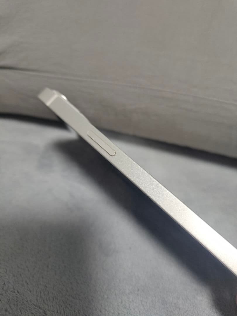 美品！SIMフリー Apple iPhone13 128GB スターライト