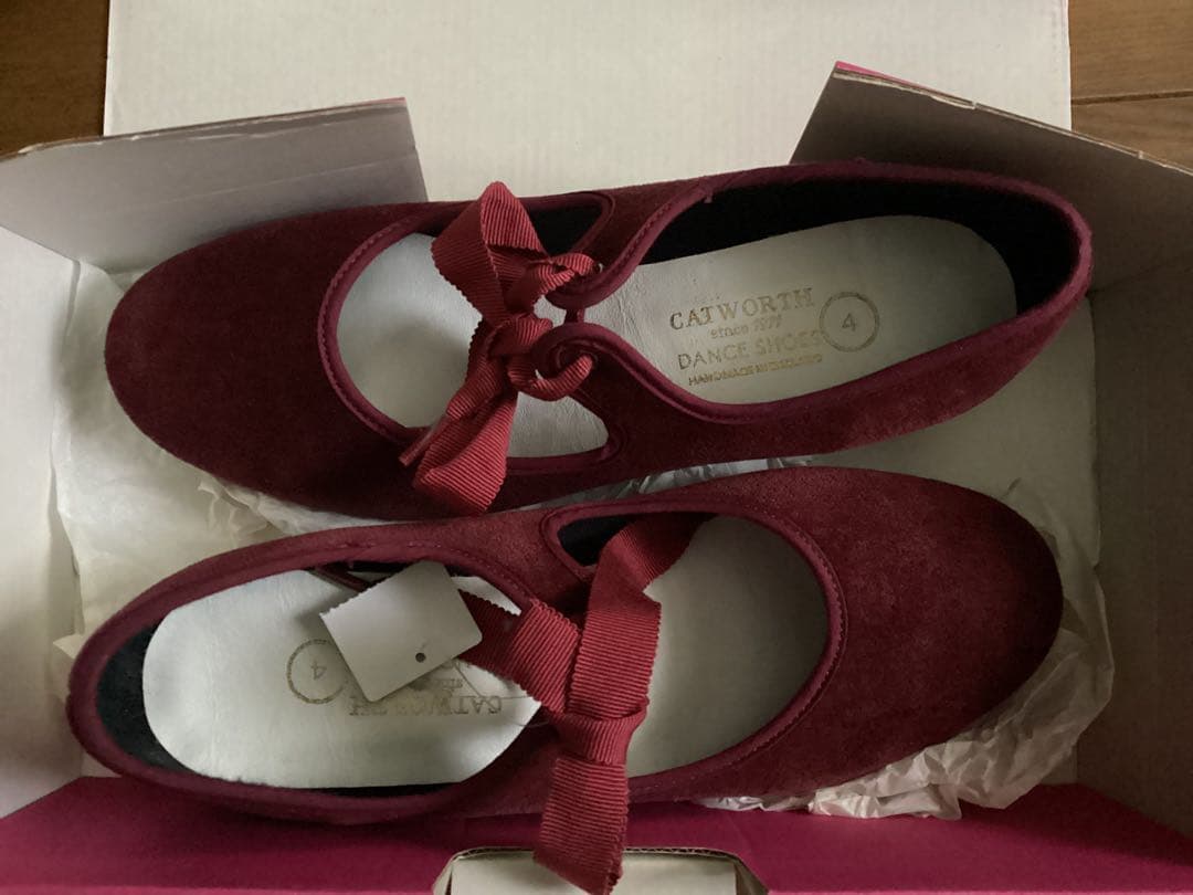 カットワース　23.5前後(英:4)　赤ダンスシューズ(外履き可)