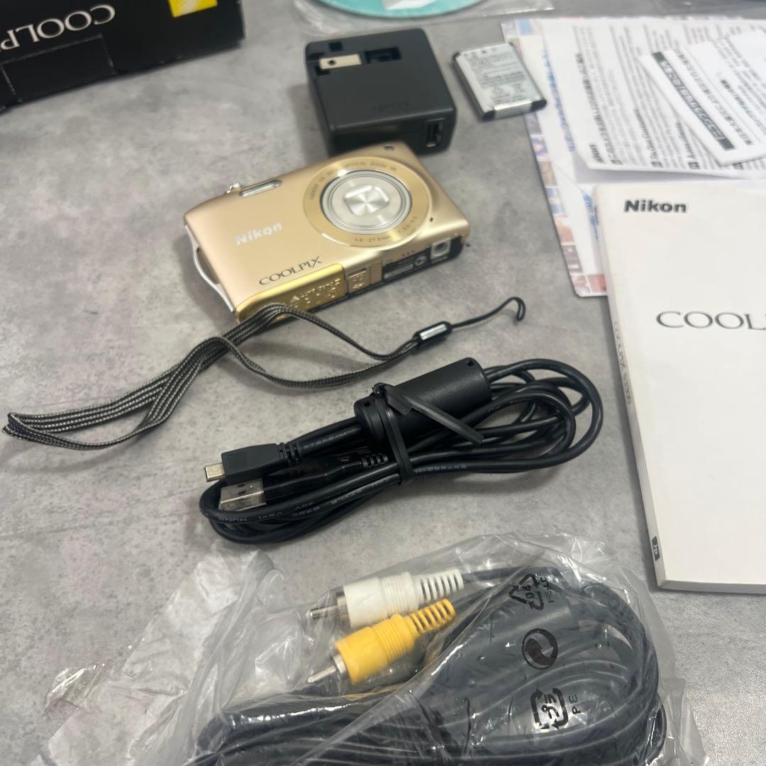 極美品 NICON COOIPIX S3300 ゴールド