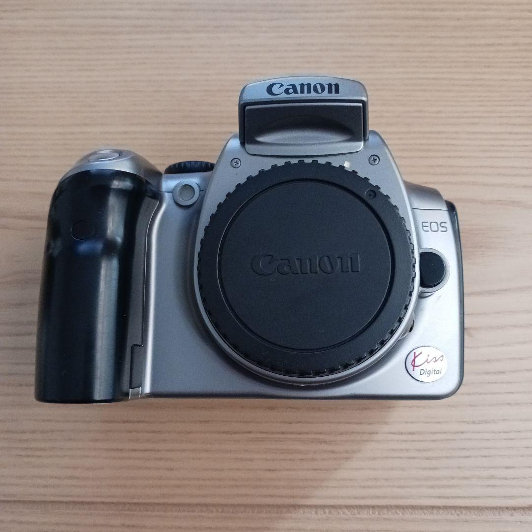 Canon EOS Kiss Digital デジタル一眼レフ　デジタル ボディ