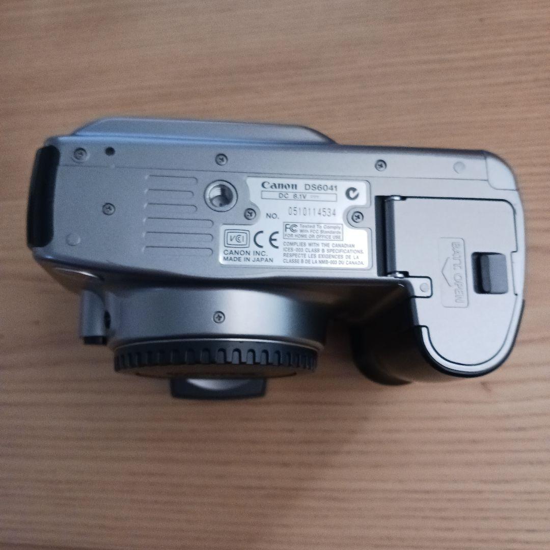 Canon EOS Kiss Digital デジタル一眼レフ　デジタル ボディ