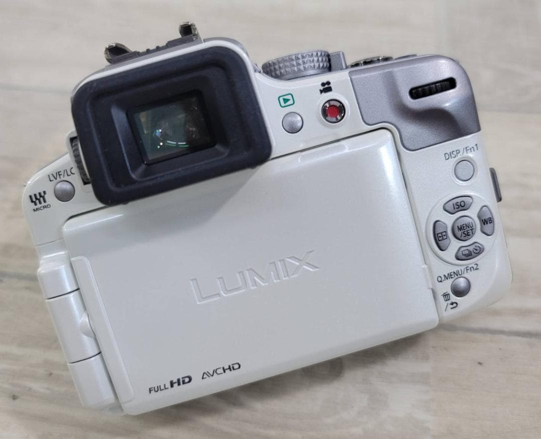 【良品】パナソニック ミラーレス一眼カメラ LUMIX G3 DMC-G3W-W