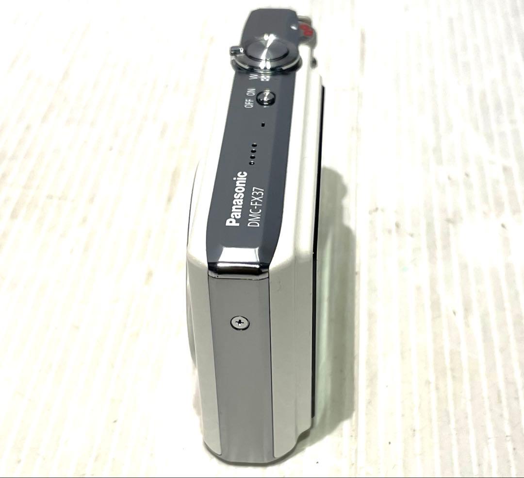 【Panasonic】 LUMIX DMC-FX37 ホワイト デジカメ　カメラ
