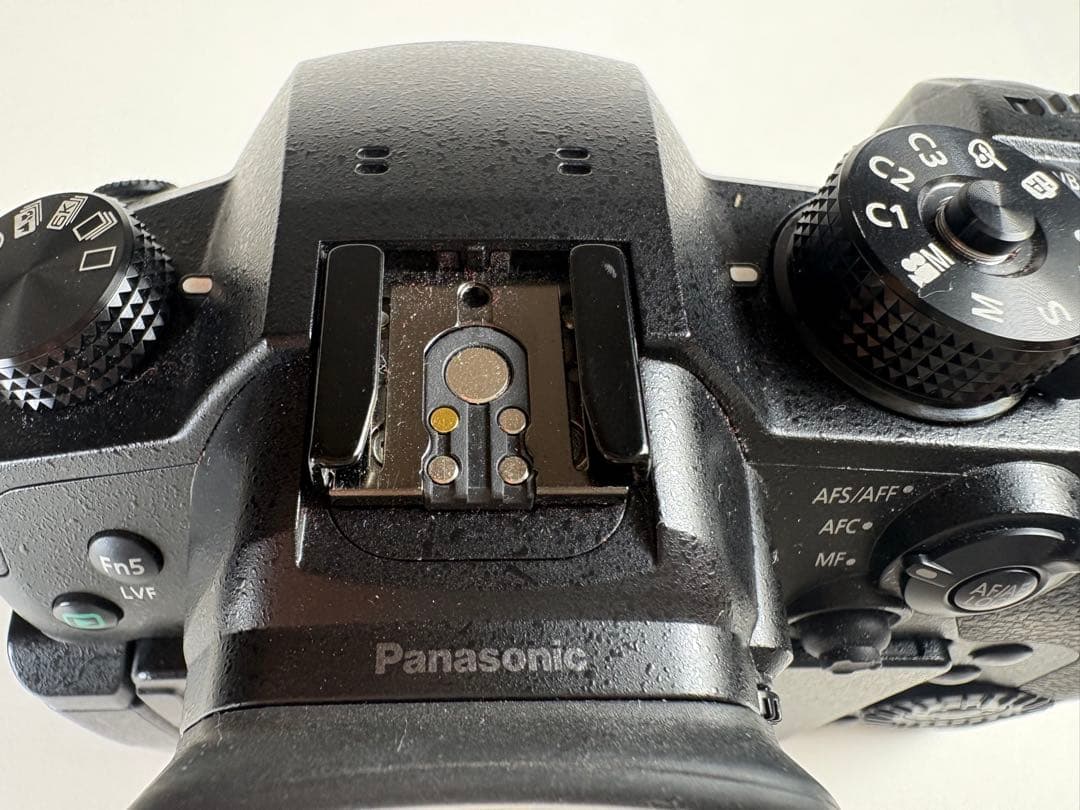 Panasonic LUMIX GH5 ミラーレス一眼 ボディ バリアングル液晶