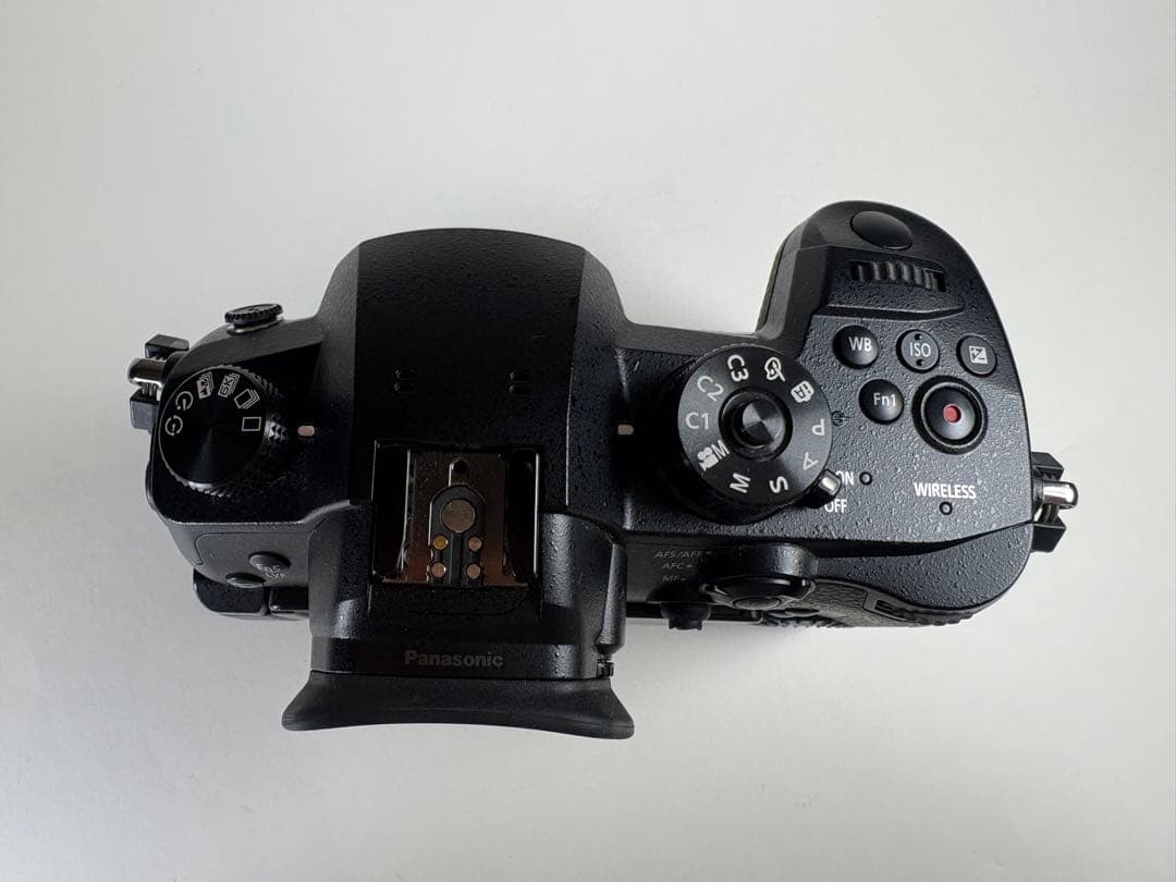 Panasonic LUMIX GH5 ミラーレス一眼 ボディ バリアングル液晶