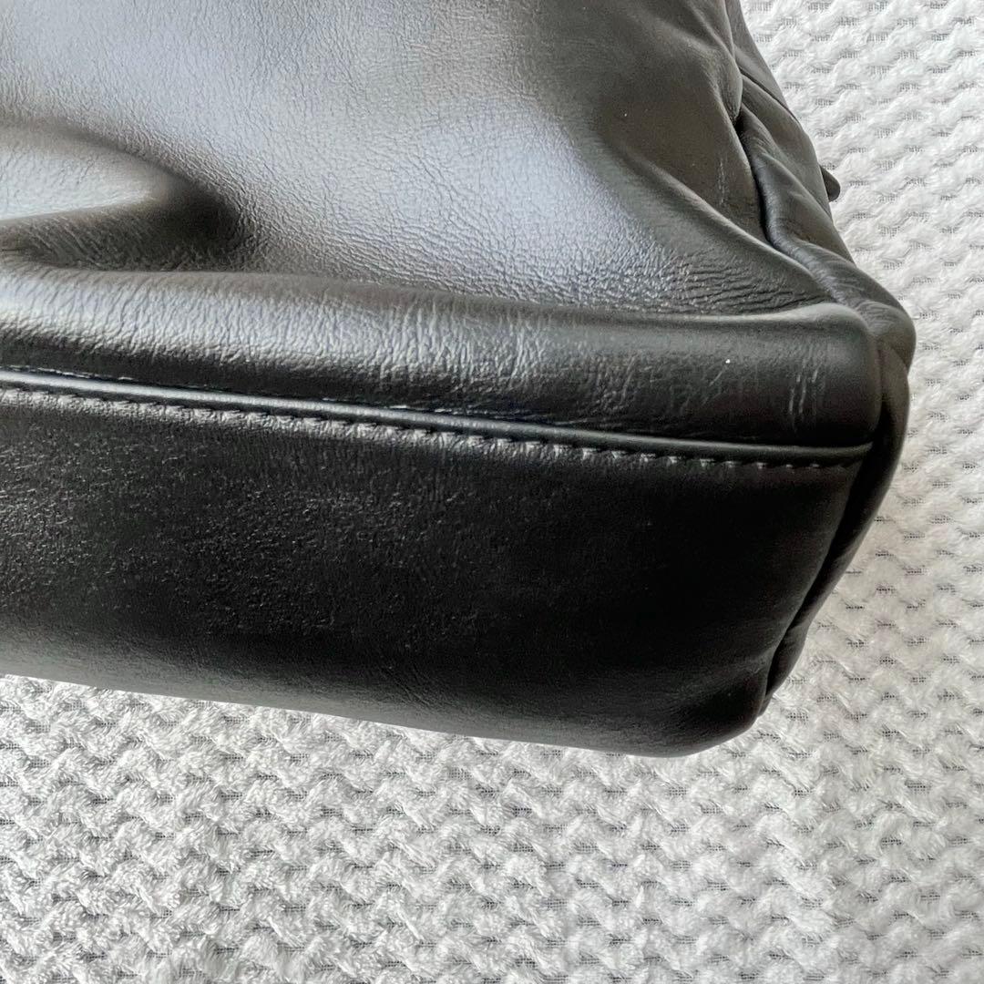 イアパピヨネ 本革 ショルダー付き 2way エンボスボストンバッグ ブラック